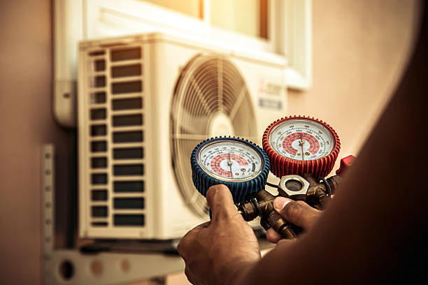 Professional Emergency Hvac technician working in Central City, IL